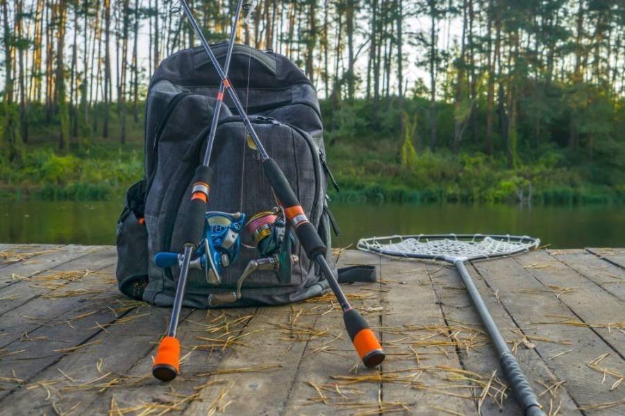 Organization of spaces of the fishing backpack